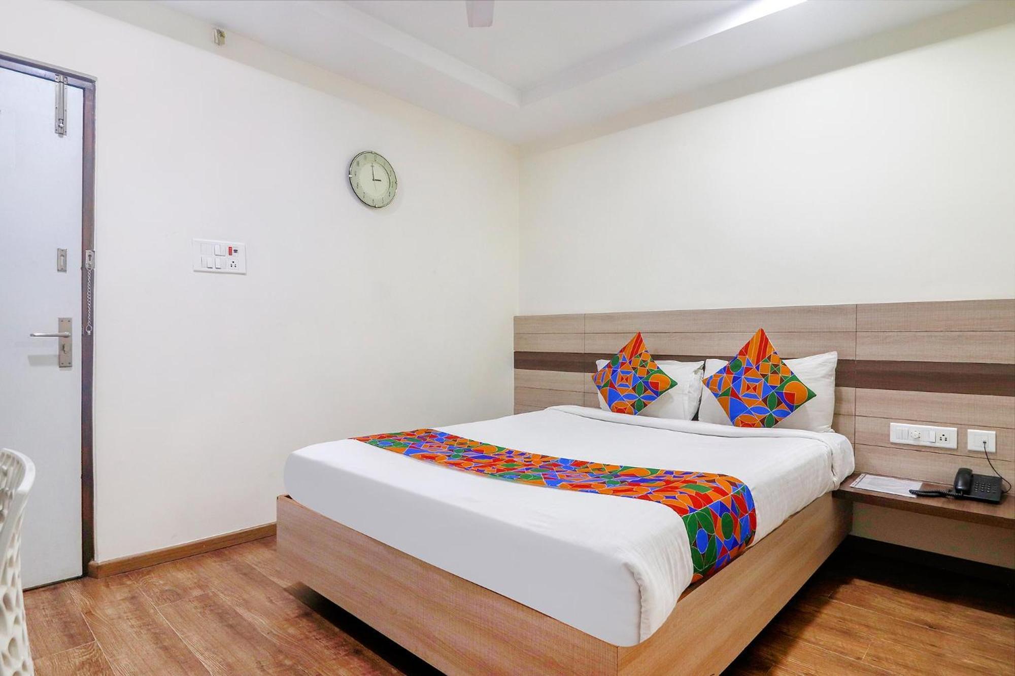 Fabhotel Pride Inn Financia - Nr Dlf Cyber City, Gachibowli Haidarábád Kültér fotó